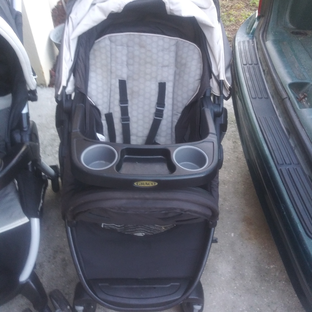 Two strollers - Picture 5 of 8